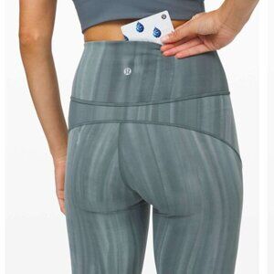 Lululemon In Movement Tight in Linear Spray Dye Deep Ocean 10